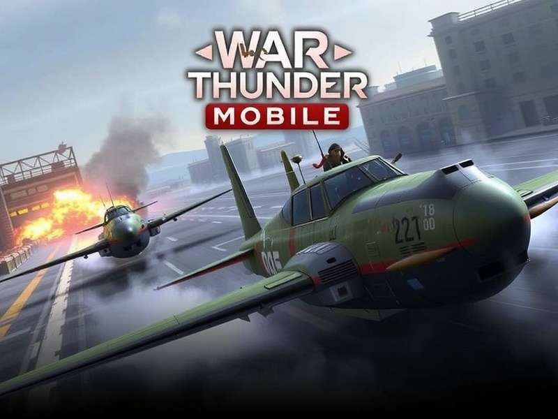 War Thunder Mobile gameplay screenshot showing a tank battle with promo code rewards overlay